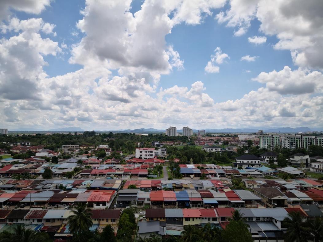 Jeff And Ricky Homestay Vivacity Megamall Kuching Exterior photo